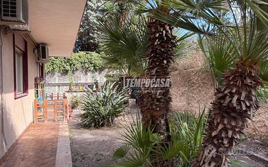 LUMINOSO TRILOCALE CON GIARDINO