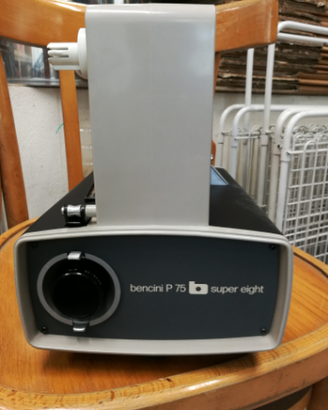 Proiettore film super 8