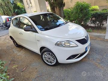 Lancia Ypsilon prezzo non trattabile 