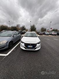 Peugeot 208 Allure Pack automat - richiamo cinghia
