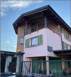 Immobile in asta di 196 m² con 4 locali e box auto