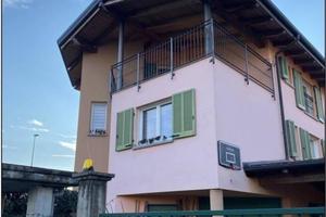 Immobile in asta di 196 m² con 4 locali e box auto