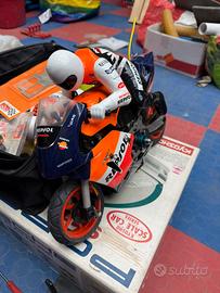 Honda RC211V radiocomandata con motore a scoppio