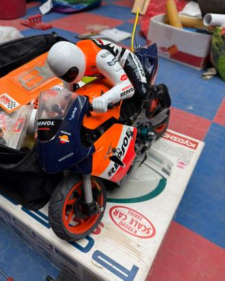 Honda RC211V radiocomandata con motore a scoppio
