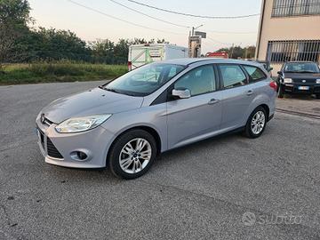 Ford Focus 1.6 benzina
