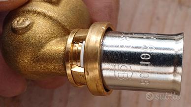 Gomito Femmina 90° Pressare -16 x 12 Giacomini