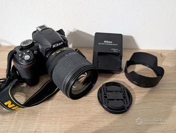 Nikon D3100 con obiettivo 18-105 VR