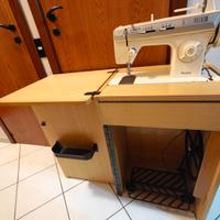 Macchina da cucire “Singer Facilita 200”con mobile