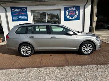 VOLKSWAGEN Golf 1.6 TDI SW Comfortline BlueMoti