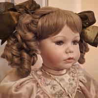 bambola in porcellana