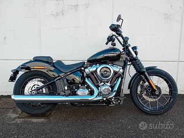 Harley-Davidson Softail Street Bob cerchi raggi