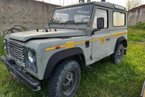 Land Rover Defender 200