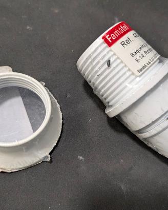 10 PZ. PORTALAMPADA E14 CON GHIERA