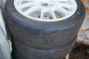 Gomme semislick AR1+ cerchi 16 4x108