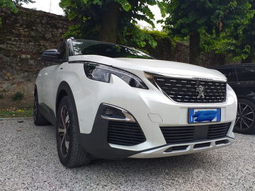Auto Peugeot 3008
