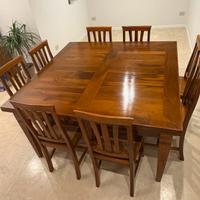 Tavolo 150x150 legno massello con 10 sedie