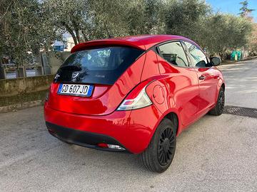 Lancia Ypsilon Hybrid Silver 1.0 70 cv anno 2021
