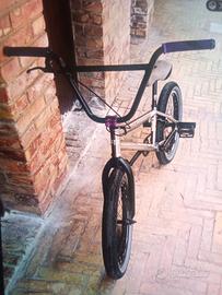 bmx whetepeapole crysis