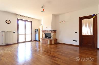 4 LOCALI A SAN BENEDETTO DEL TRONTO