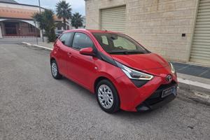 Toyota Aygo 1.0 VVT-i 72 CV 5 porte x-play MMT