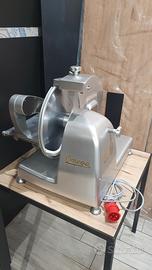 Affettatrice professionale OMEGA.