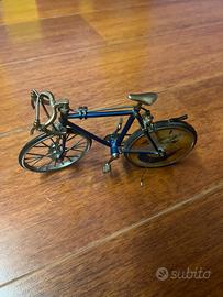 soprammobile bicicletta da tavolo