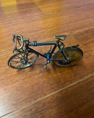 soprammobile bicicletta da tavolo