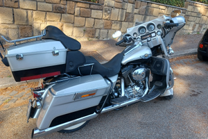 Harley Davidson Electra Glide Ultra Classic100th