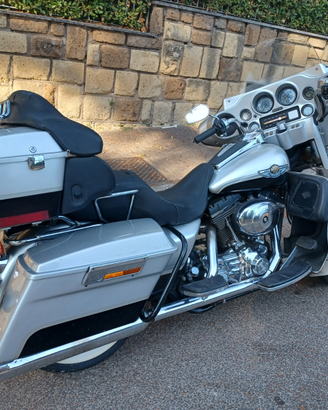 Harley Davidson Electra Glide Ultra Classic100th