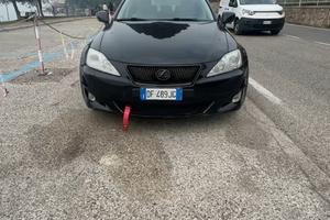 Lexus is 220d