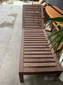 sdraio da giardino in legno con ruote