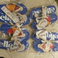 4 paia ciabatte 1 paio scarpe 1 borsa da calcio