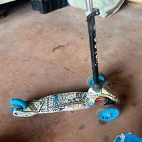 Monopattino, skateboard e protezione
