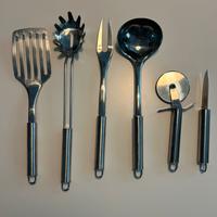 Utensili cucina in acciaio