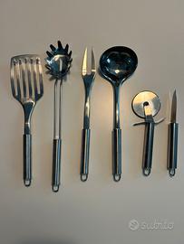 Utensili cucina in acciaio