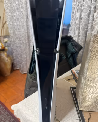 Ps5 slim Digital 1 tb PARI AL NUOVO!COMPLETA