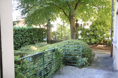 VILLA SINGOLA IN ZONA SAVONAROLA