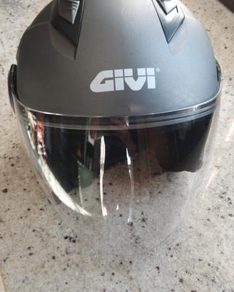 Casco GIVI