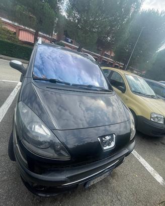 Peugeot 1007 1.6 benzina automatica anno 2005