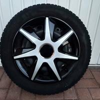 Gomme da neve con cerchi e copricerchi 185 60 r15