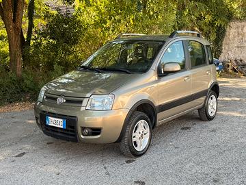 panda 4x4 con gancio traino