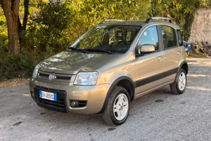 panda 4x4 con gancio traino