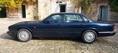 JAGUAR XJ8