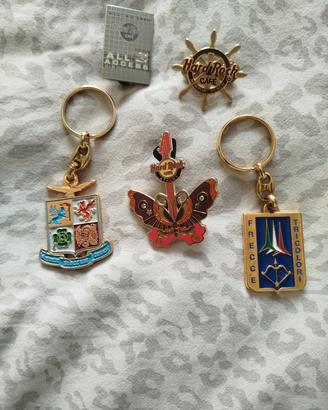 spille e portachiavi da collezione 