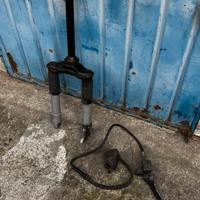 Forcella e impianto frenante Zip
