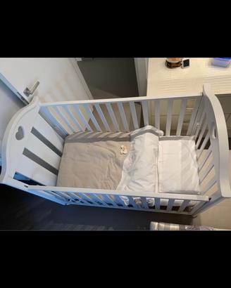 Lettino di colore bianco