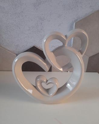 Splendida Scultura Moderna a Cuori Interallacciati