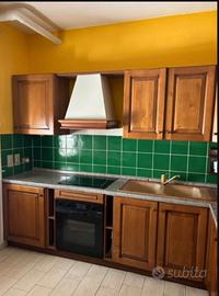 CUCINA IN LEGNO+ELETTRODOMESTICI(pronta consegna)
