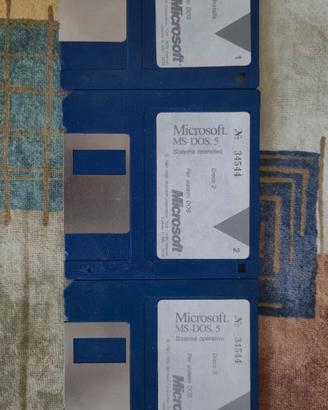 Microsoft MS-DOS 5 italiano - 3 floppy 3,5"
