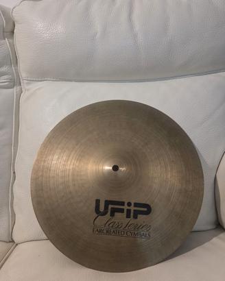 Set piatti batteria con aste (Ufip, Paiste, Pearl)